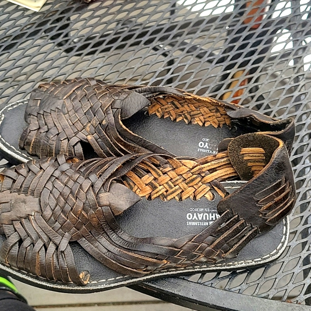 NeW Huarache sandals